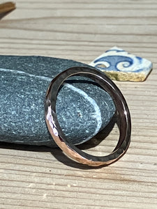 9ct red gold ring. ‘D’ shaped ring design 2mm wide hammered finished