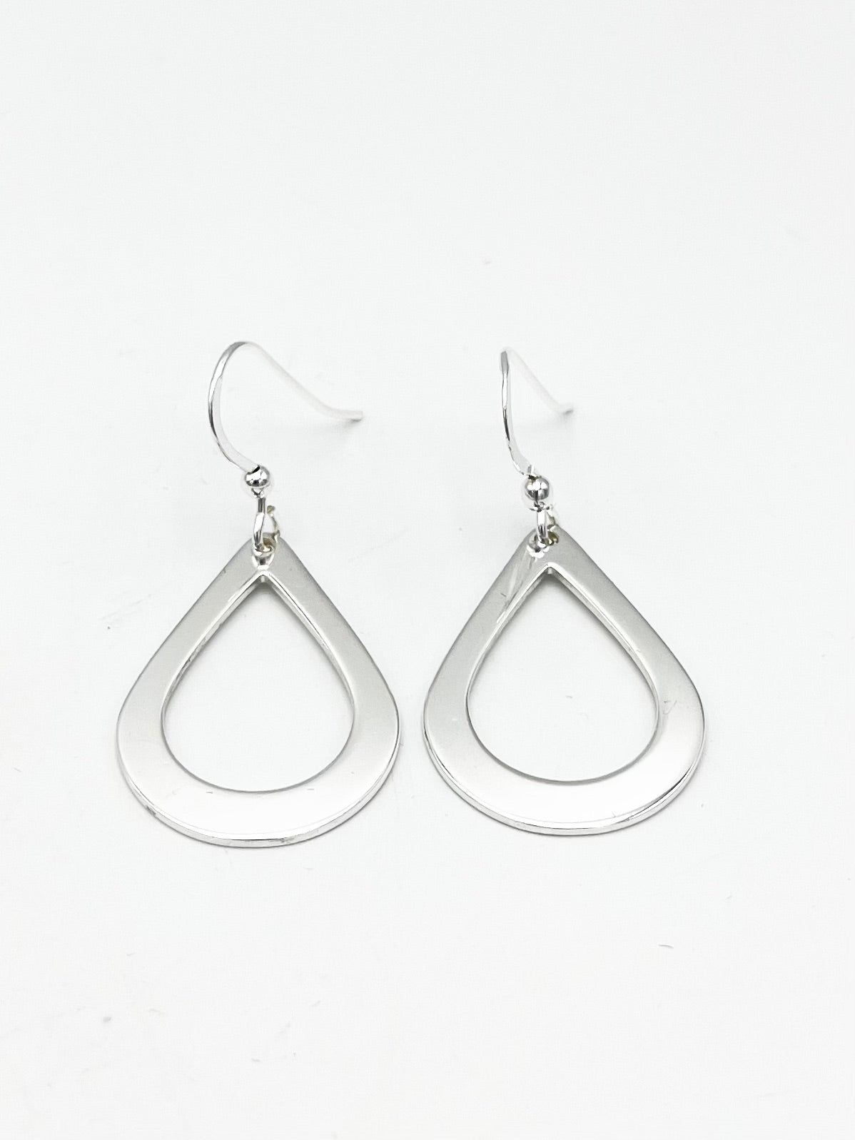 Sterling Silver large polished teardrop design drop earrings