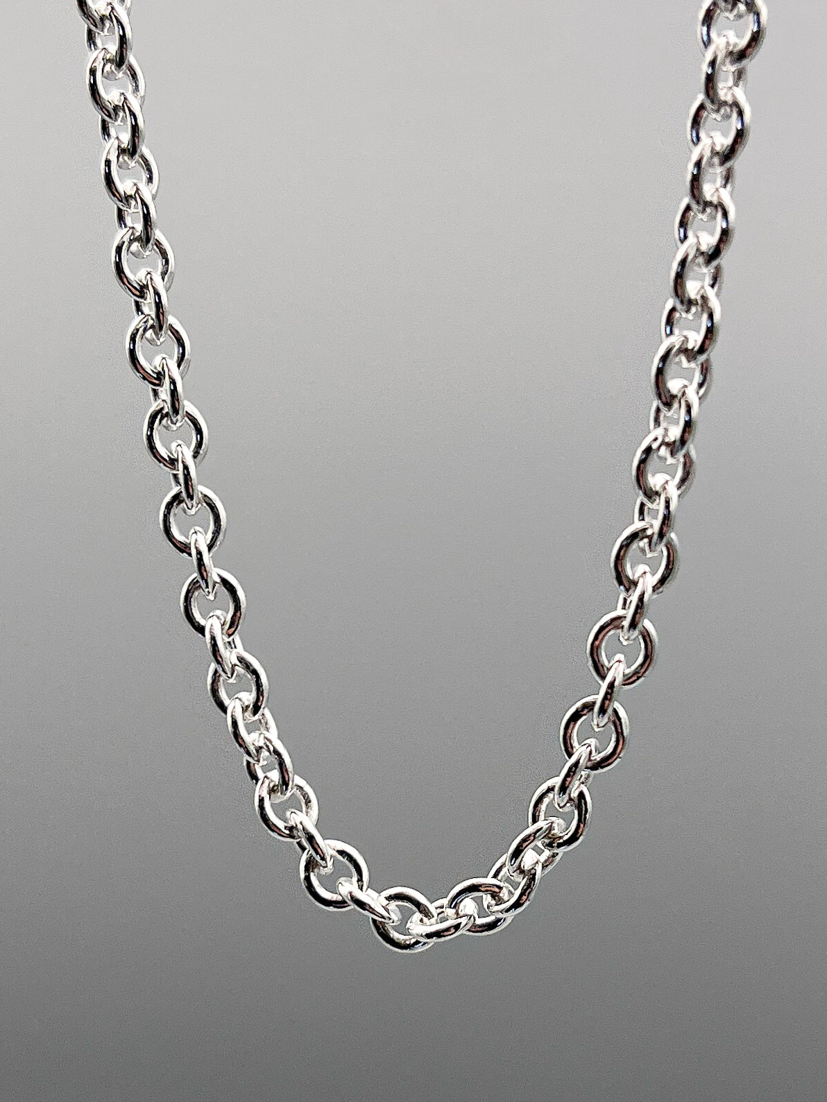 Sterling Silver Necklace. 18” (45cm) long polished 3.9mm round link