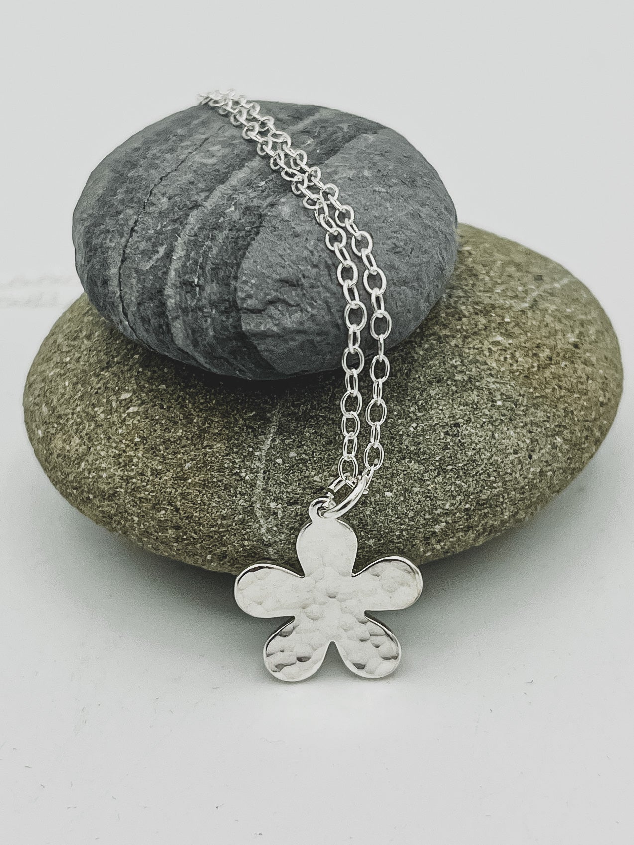 Single flower pendant 15mm wide hammered finish on 16mm trace chain