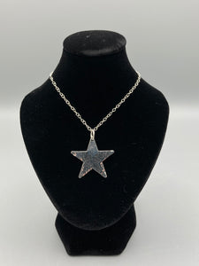 Single Star pendant 25mm wide hammered finish on 16" chain