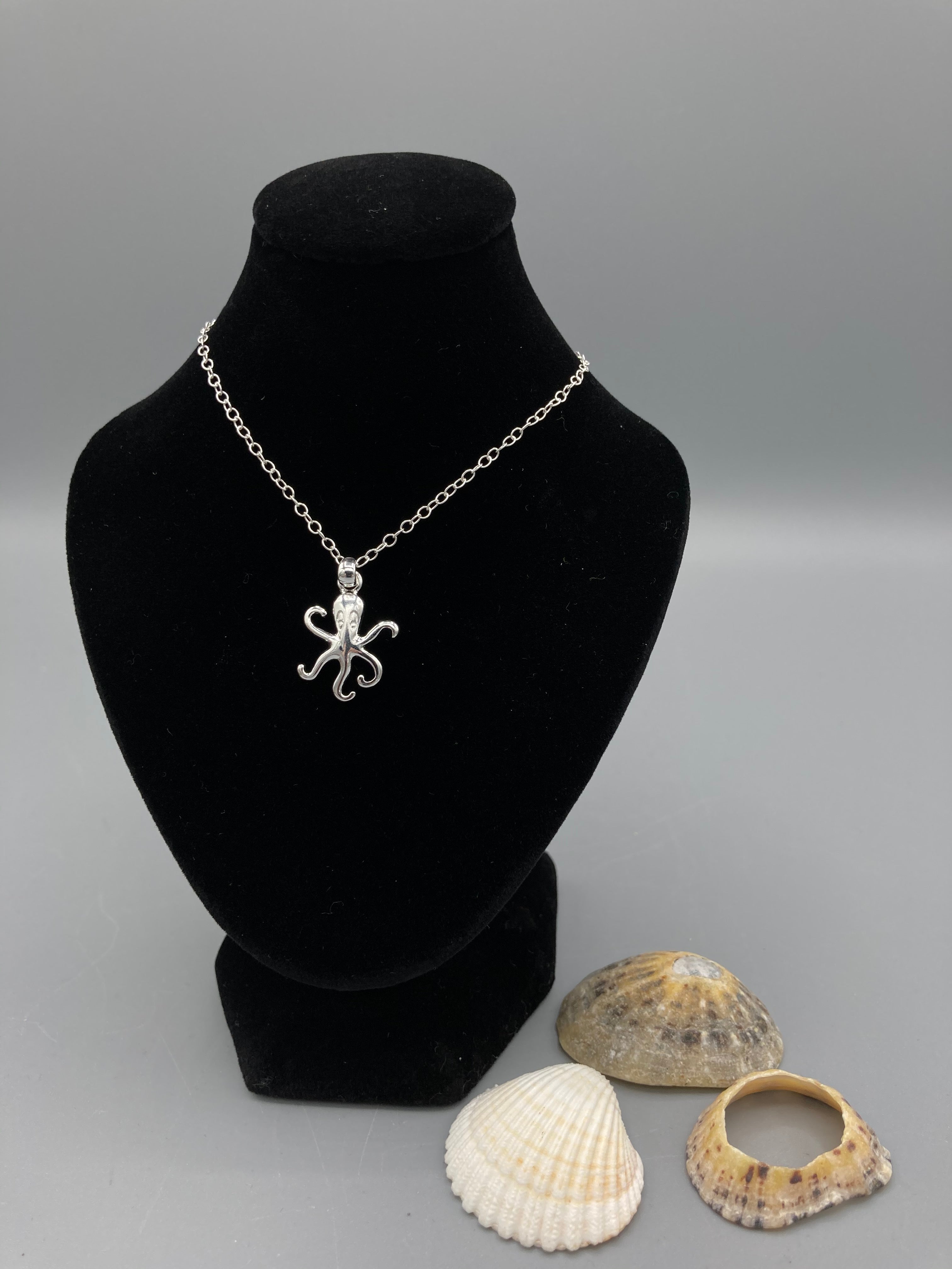Sterling Silver polished, Octopus pendant on 16" trace chain