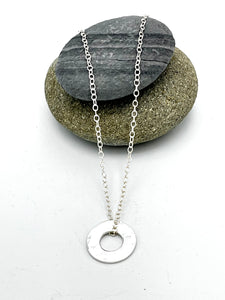 Washer pendant 15mm wide hammered finish on 16" trace chain