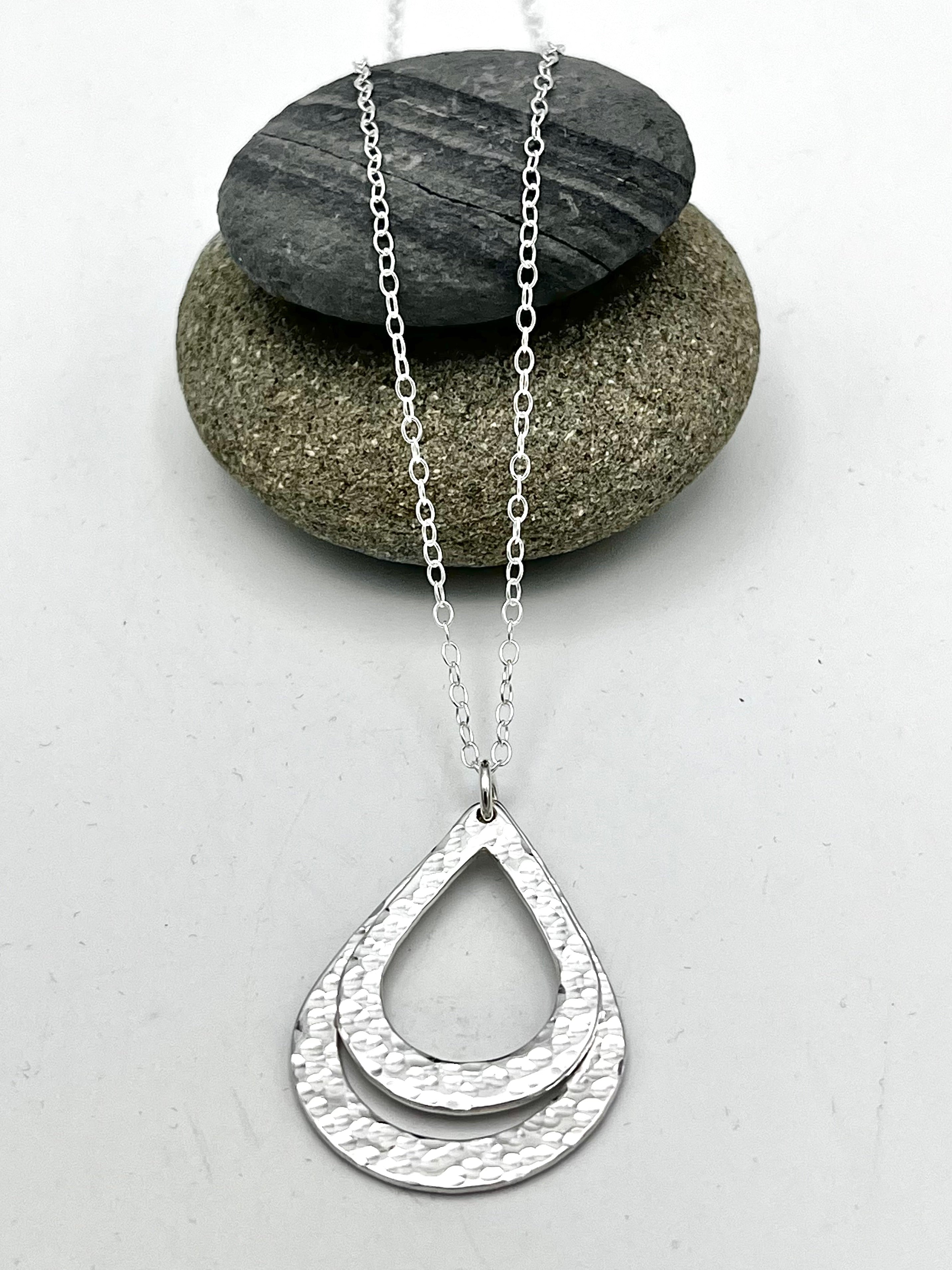 Double teardrop (Large and medium) pendant hammered finish on 16" trace chain