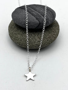 Single Star pendant 10mm wide polished finish on 16" chain