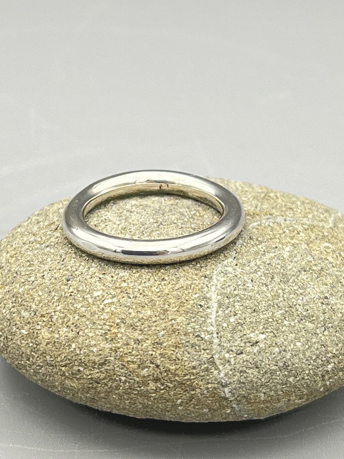 Sterling Silver Ring. 3mm round wire polished finish size 'N'