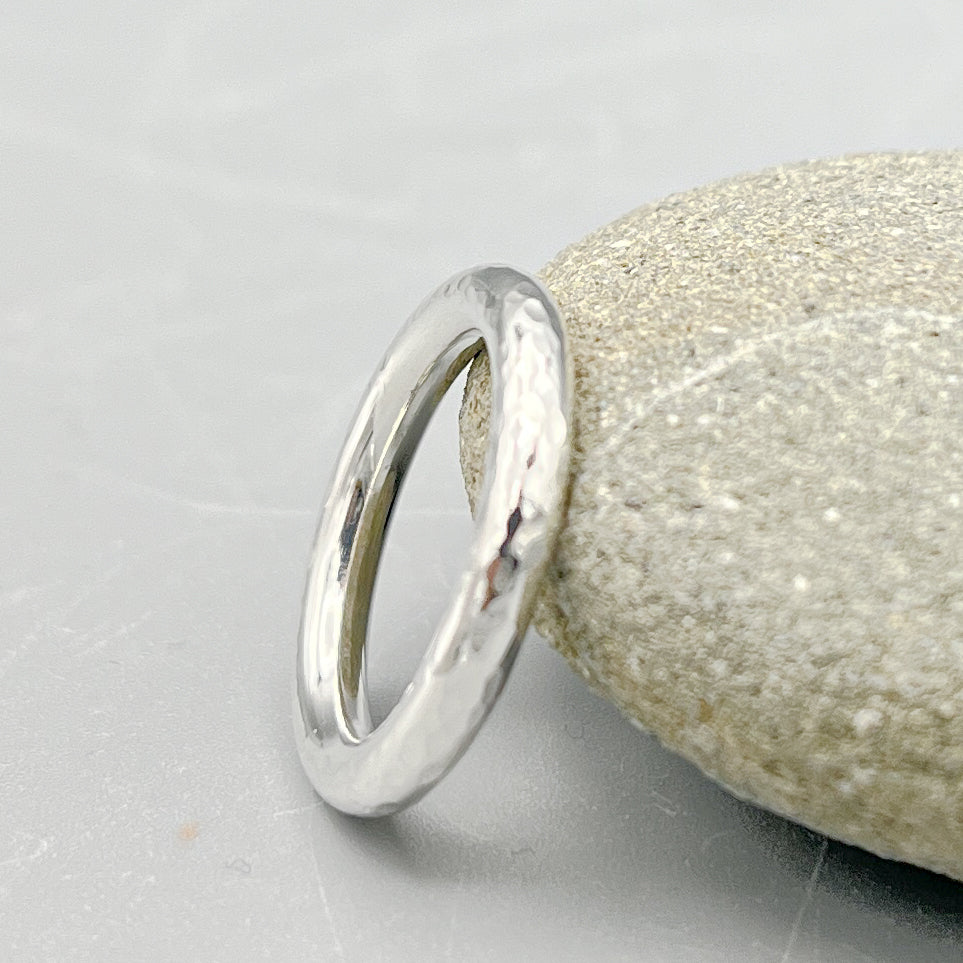 Sterling Silver Ring. 3mm round wire hammered finish size 'J'