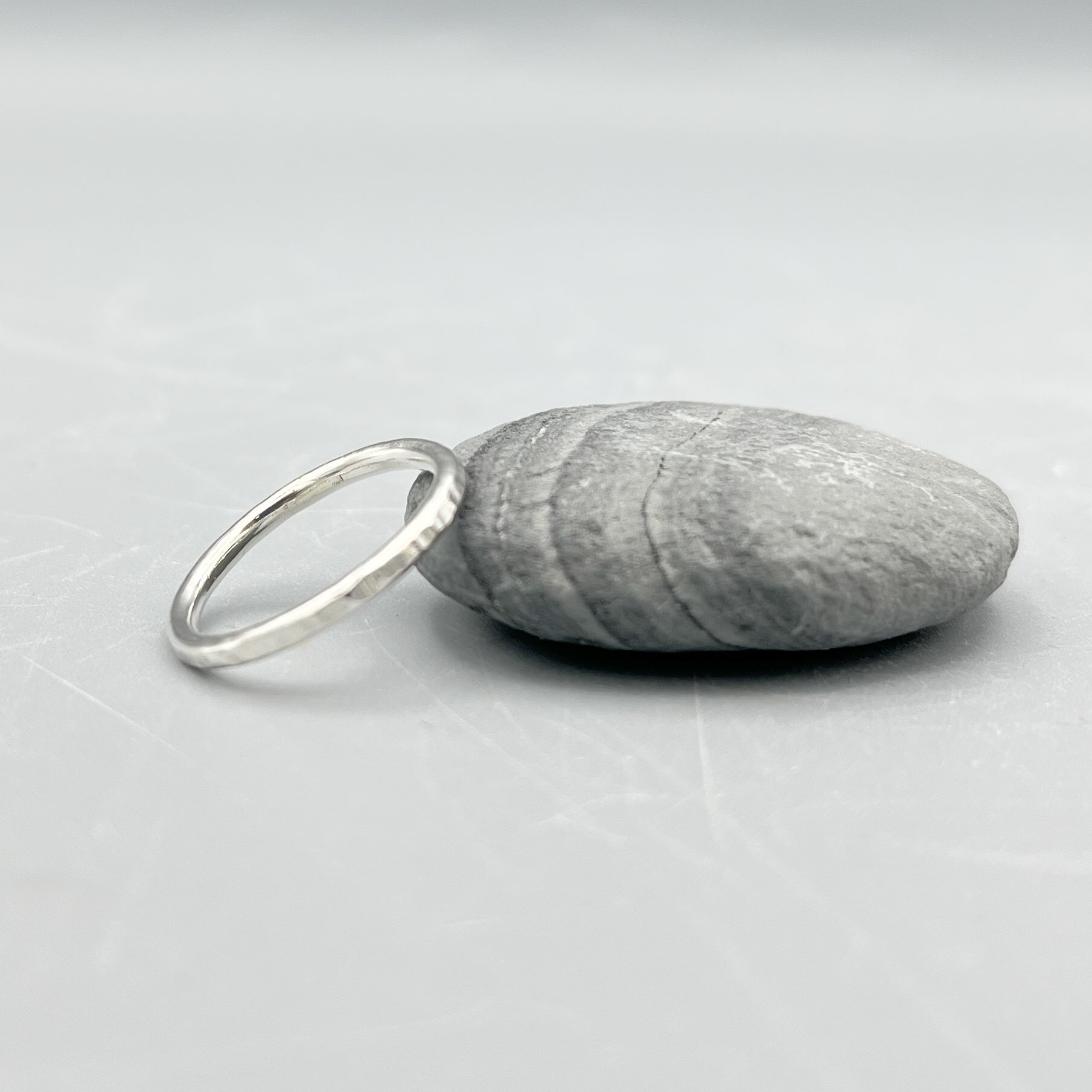Sterling Silver Ring. 2mm round wire polished ring size 'M'