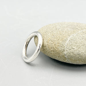 Sterling Silver Ring. 3mm round wire 'star' hammered finish size 'J'