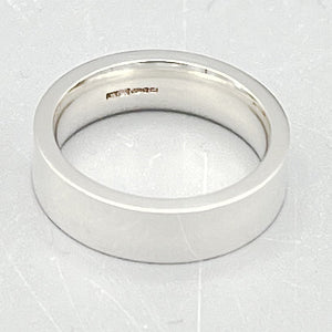 Sterling Silver Ring. Easy fit 5mm wide ring (rounded on the inside and flat on the outside) size 'M'